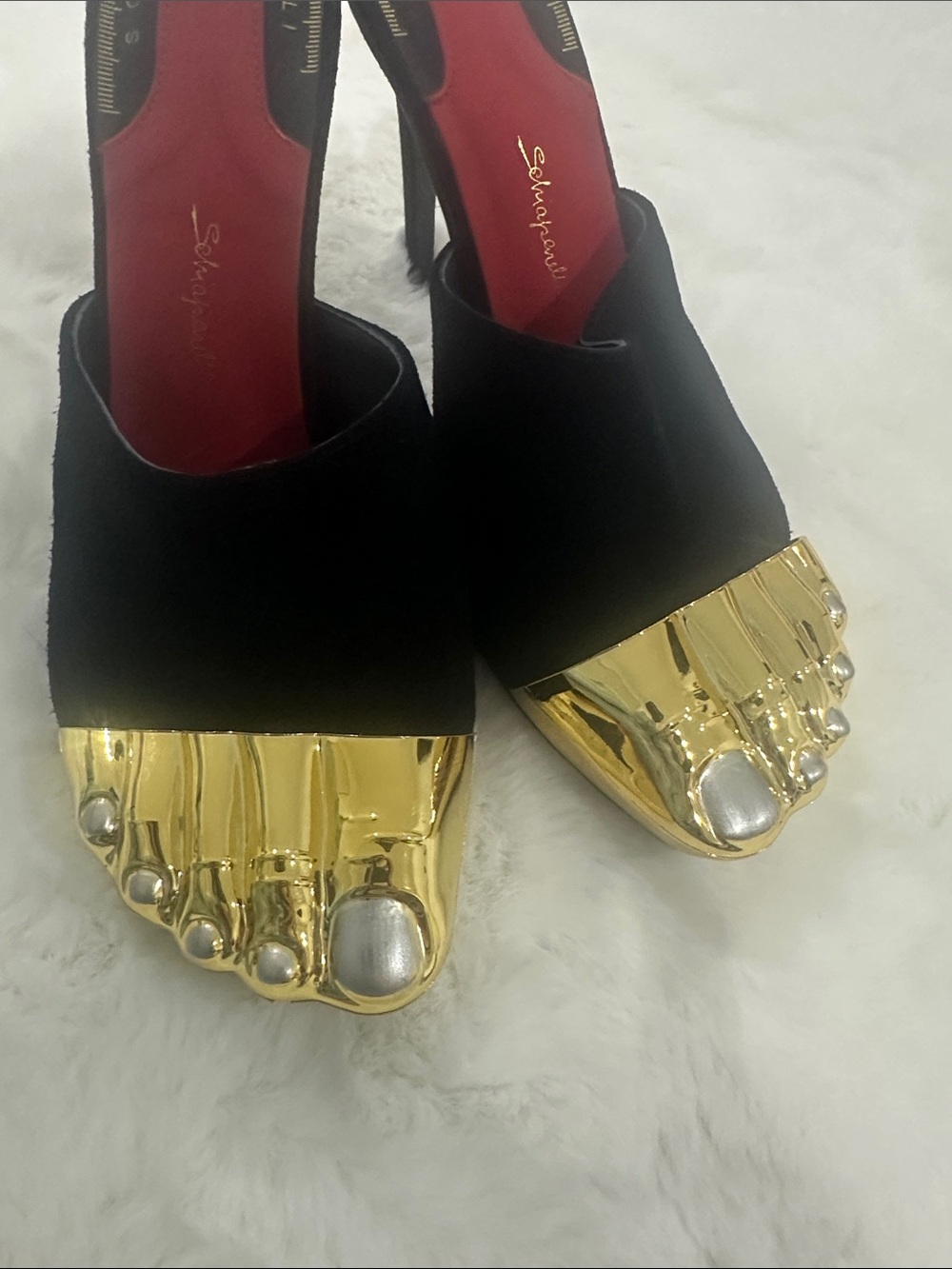 HIGH HEELS - Picture 8 of 9